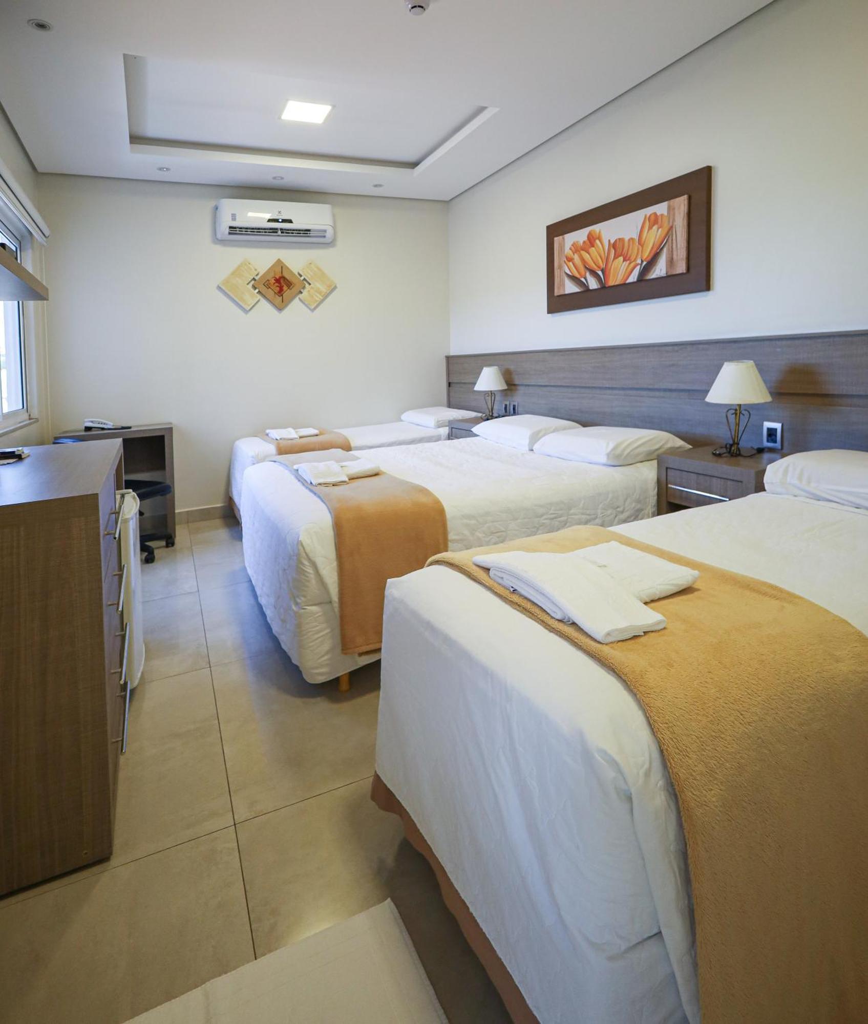 Hotel Imperatriz Telemaco Borba ภายนอก รูปภาพ